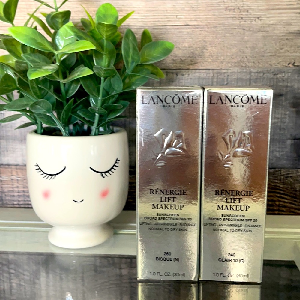 ❤️NEW!!!❤️Lancôme Paris Renergie Lift Makeup SPF20. $48 each.